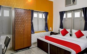 Super Oyo Hotel O Fantasy Stay Vibe